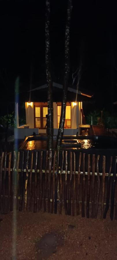 Hriketiya White Villa Dikwella Bagian luar foto