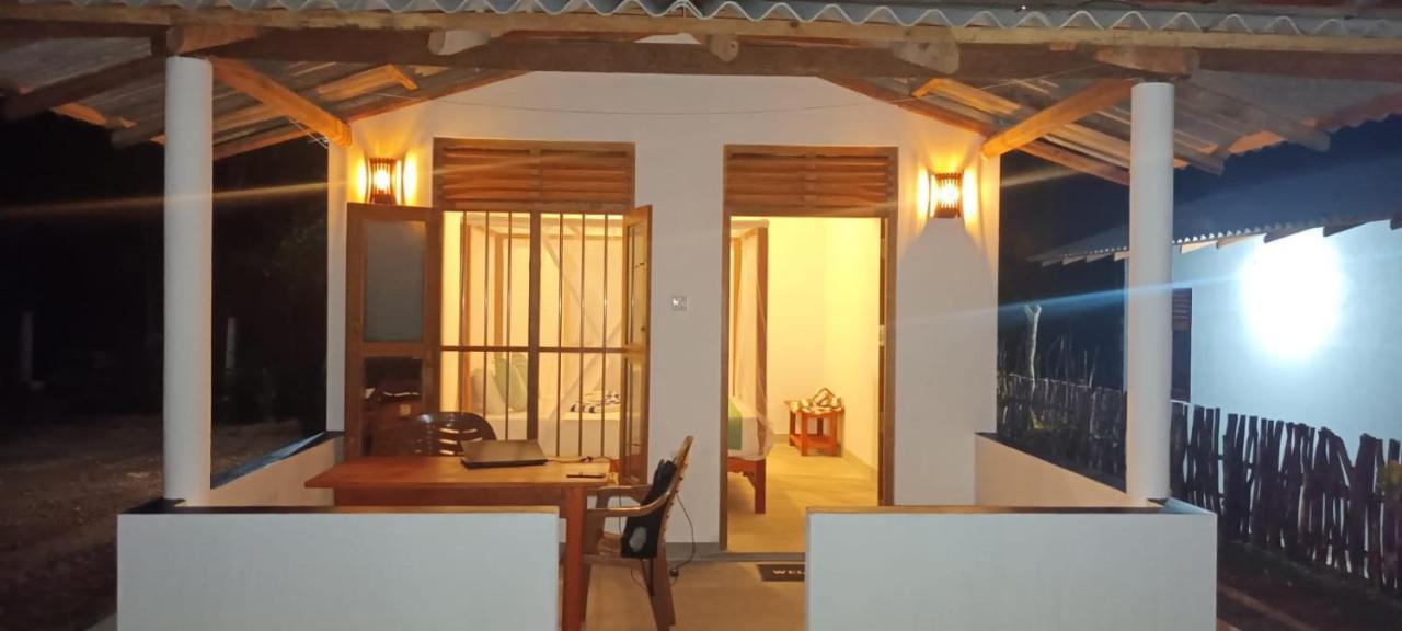 Hriketiya White Villa Dikwella Bagian luar foto
